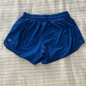 Lululemon hottie hot shorts 2.5”